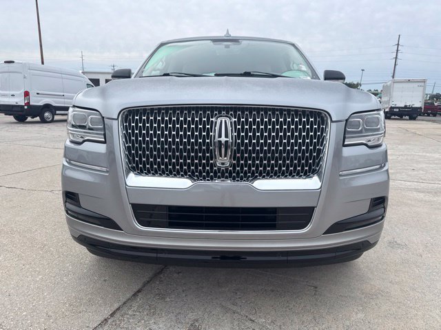 Used 2023 Lincoln Navigator L Reserve AWD/4WD image 8