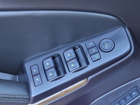 Used 2016 GMC Yukon Denali image 15