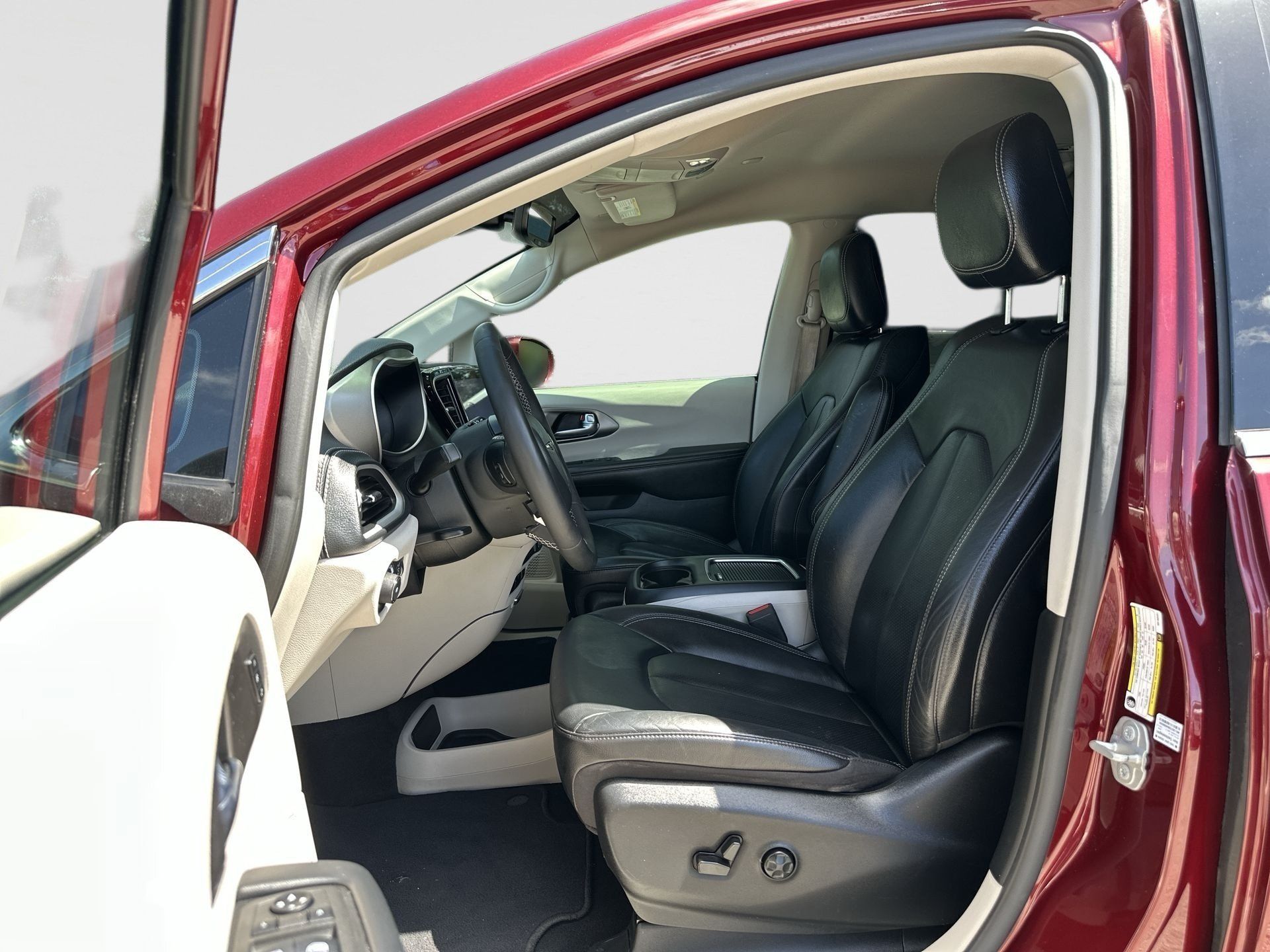 Used 2022 Chrysler Pacifica Touring-L AWD/4WD image 19