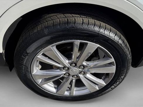 Used 2024 Cadillac XT5 Premium Luxury AWD/4WD image 9