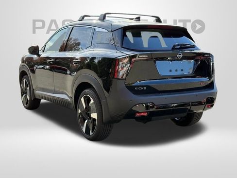 New 2026 Nissan Kicks SR w/ Cold Weather Package image 4