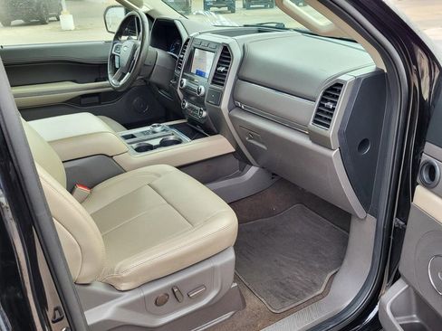 Used 2021 Ford Expedition XLT image 9