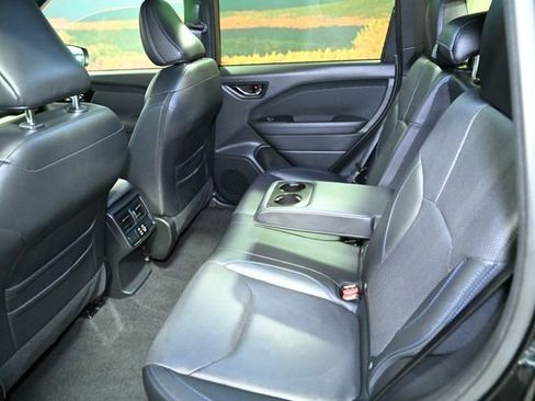 Used 2025 Subaru Forester Limited image 41