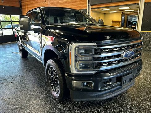 Used 2023 Ford F250 Platinum AWD/4WD image 8
