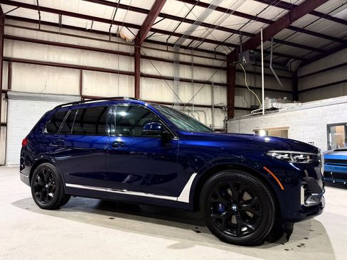 Used 2021 BMW X7 xDrive40i w/ Premium Package AWD/4WD image 3