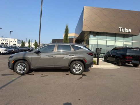 Certified 2026 Hyundai Tucson SE FWD image 6