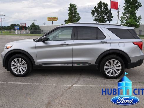 Used 2024 Ford Explorer Limited w/ Equipment Group 301A AWD/4WD image 2