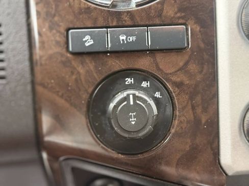 Used 2016 Ford F250 Platinum w/ FX4 Off-Road Package AWD/4WD image 18