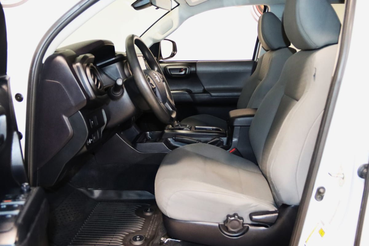 Used 2020 Toyota Tacoma SR AWD/4WD image 32
