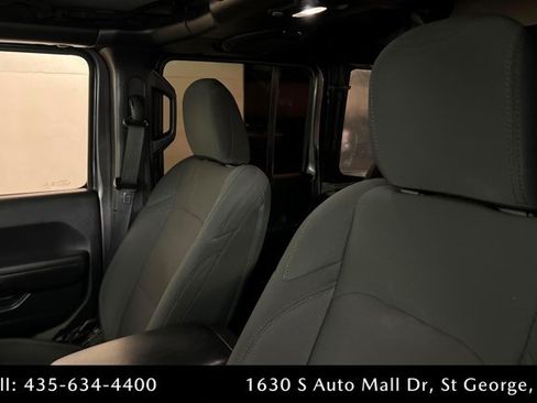 Used 2018 Jeep Wrangler Unlimited Sport S AWD/4WD image 16