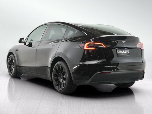 Used 2023 Tesla Model Y Long Range AWD/4WD image 3
