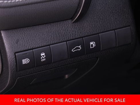 Certified 2018 Toyota Camry SE w/ Convenience Package FWD image 15