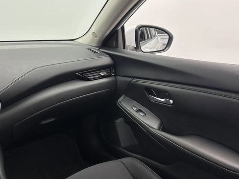 Used 2025 Nissan Sentra SV image 21