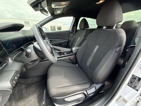 Used 2025 Hyundai Elantra SEL FWD image 13