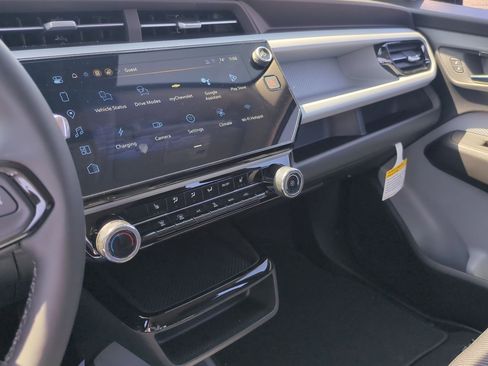 New 2027 Chevrolet Bolt LT w/ Comfort Package FWD image 13