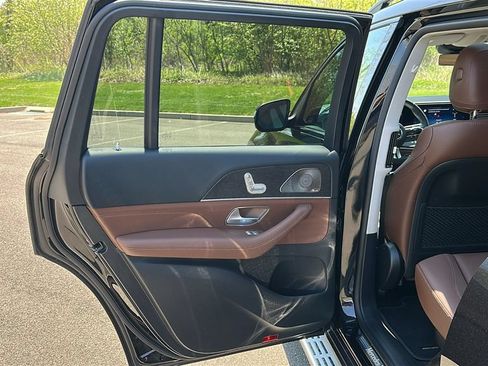 Used 2026 Mercedes-Benz GLS 450 4MATIC image 21