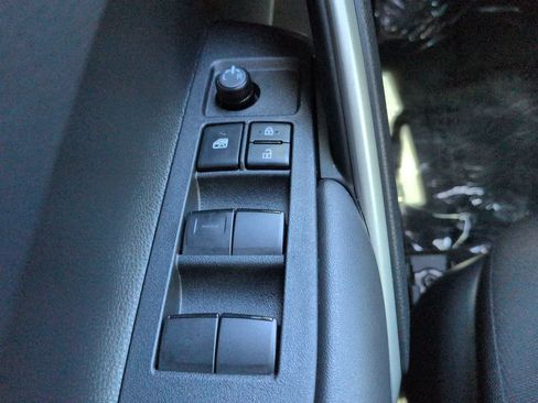 Certified 2026 Toyota Corolla Cross LE FWD image 21