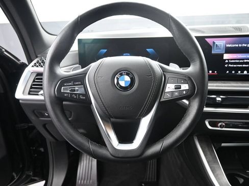 Certified 2025 BMW X5 sDrive40i w/ Climate Comfort Package RWD image 14