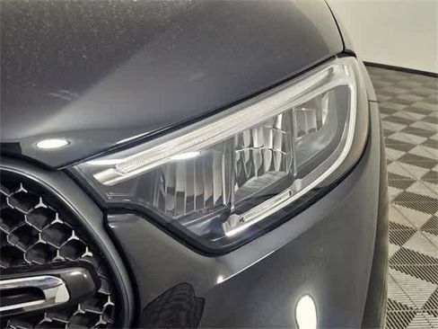 Used 2025 Mercedes-Benz GLC 300 4MATIC image 10