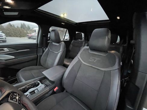 New 2026 Ford Explorer ST w/ Sun And Sound Package image 17