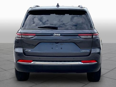 Used 2024 Jeep Grand Cherokee Laredo X AWD/4WD image 4