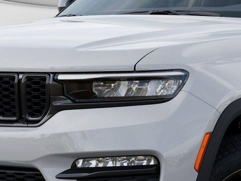 New 2025 Jeep Grand Cherokee Limited w/ MOPAR Finishing Package AWD/4WD image 10