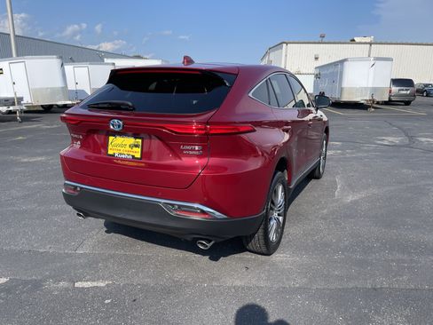 Used 2021 Toyota Venza Limited w/ Advanced Technology Package AWD/4WD image 9