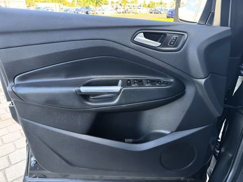 Used 2018 Ford Escape SE w/ SE Sync 3 Package FWD image 13