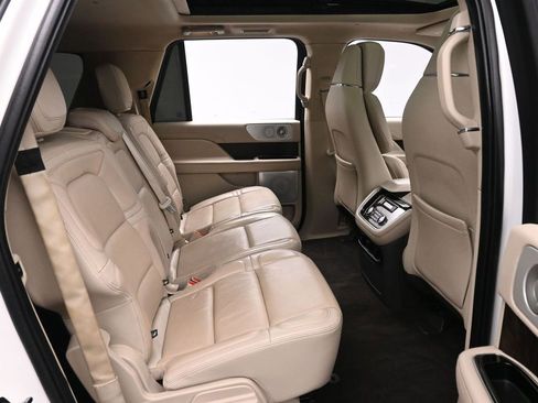 Used 2021 Lincoln Navigator L Reserve w/ Luxury Package image 19