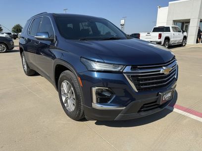 Used 2023 Chevrolet Traverse LT
