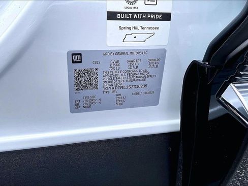 Certified 2025 Cadillac Lyriq Luxury w/ LPO, Floor Liner Package AWD/4WD image 19