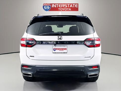 Used 2023 Honda Pilot Touring image 6