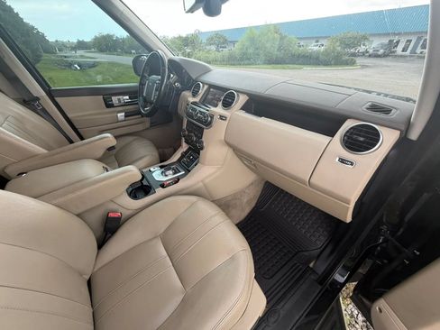 Used 2016 Land Rover LR4 HSE AWD/4WD image 26