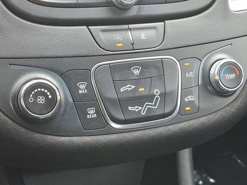 Certified 2022 Chevrolet Malibu LS FWD image 16