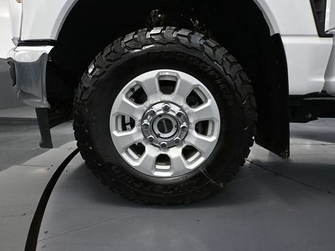 Used 2024 Ford F250 XLT w/ FX4 Off-Road Package image 17