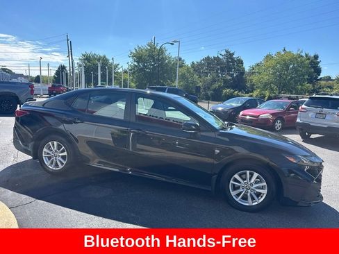 Used 2025 Toyota Camry LE FWD image 8