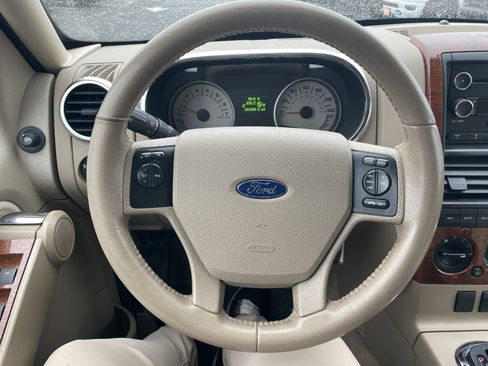 Used 2010 Ford Explorer Eddie Bauer image 39