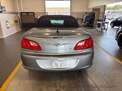 Used 2010 Chrysler Sebring LX w/ Convenience Group FWD image 6