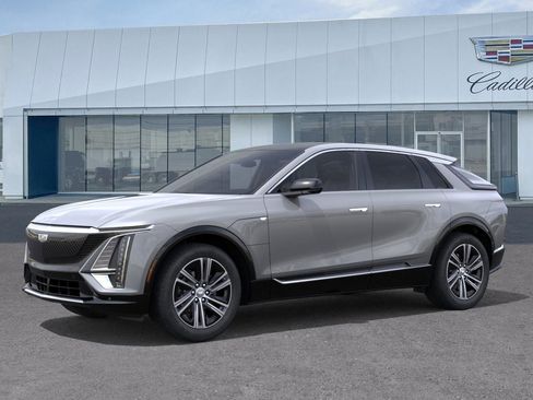New 2026 Cadillac Lyriq Luxury image 2