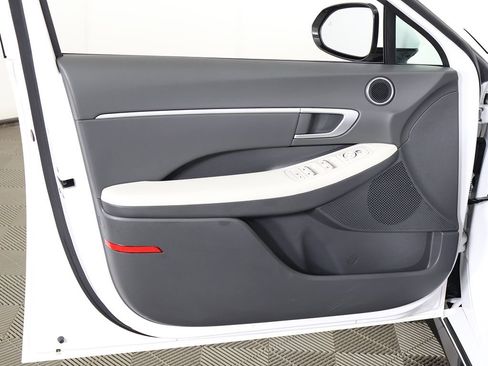 Used 2025 Hyundai Sonata SEL FWD image 22