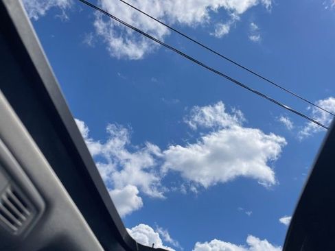 Used 2025 Volkswagen Jetta SE FWD image 11