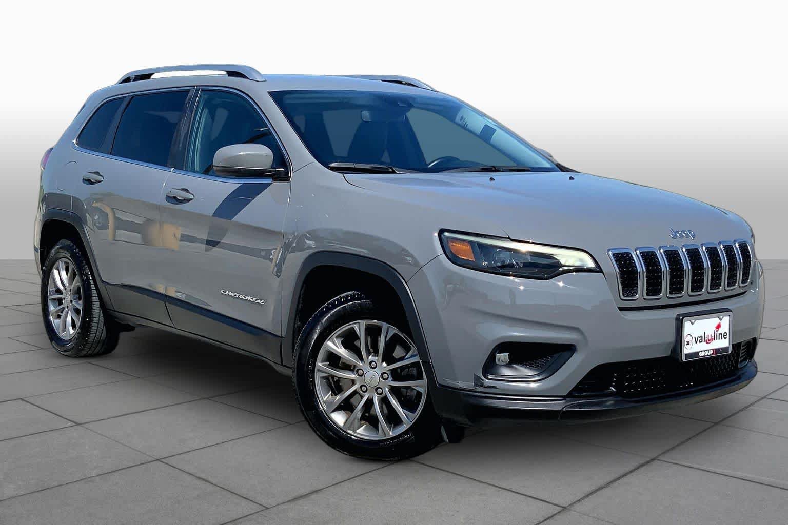 Used 2021 Jeep Cherokee Latitude Plus FWD image 3