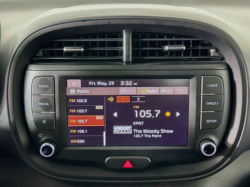 Used 2025 Kia Soul LX w/ LX Technology Package FWD image 21