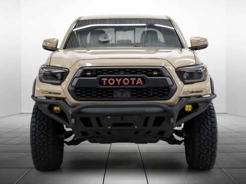 Used 2019 Toyota Tacoma TRD Off-Road AWD/4WD image 5