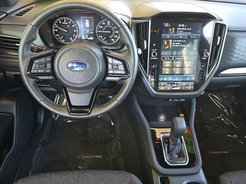 Used 2025 Subaru Forester Premium AWD/4WD image 14