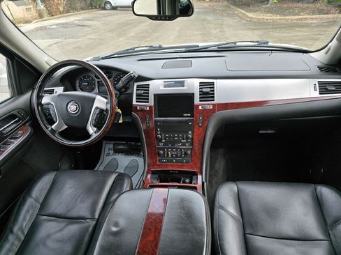 Used 2008 Cadillac Escalade AWD image 16