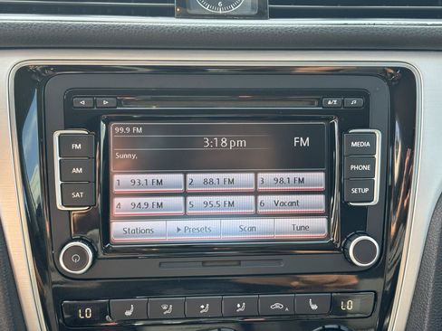 Used 2012 Volkswagen Passat 2.5 SE FWD image 23