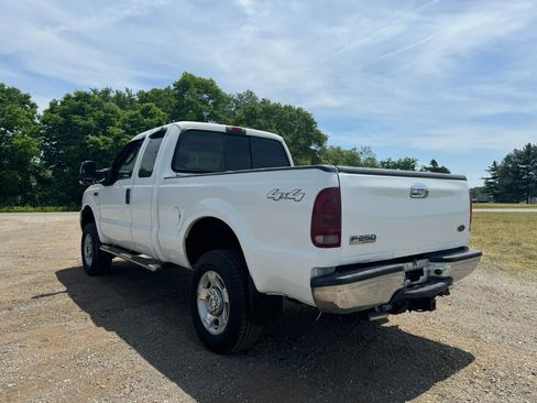 Used 2005 Ford F250 4x4 SuperCab Super Duty image 2