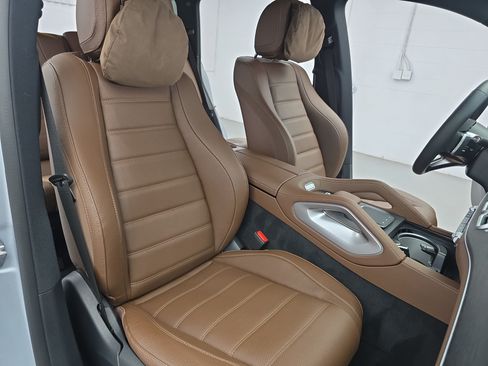 Certified 2026 Mercedes-Benz GLS 450 4MATIC image 10