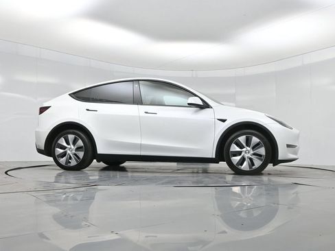 Used 2023 Tesla Model Y Long Range AWD/4WD image 52